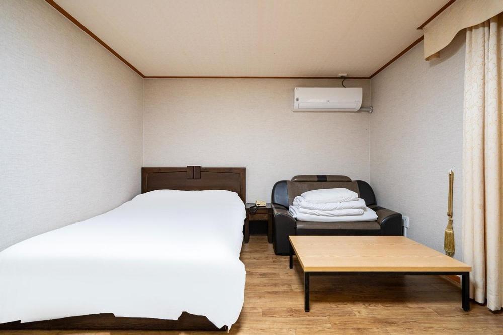 Oceanview Resortel Boryeong Exterior photo