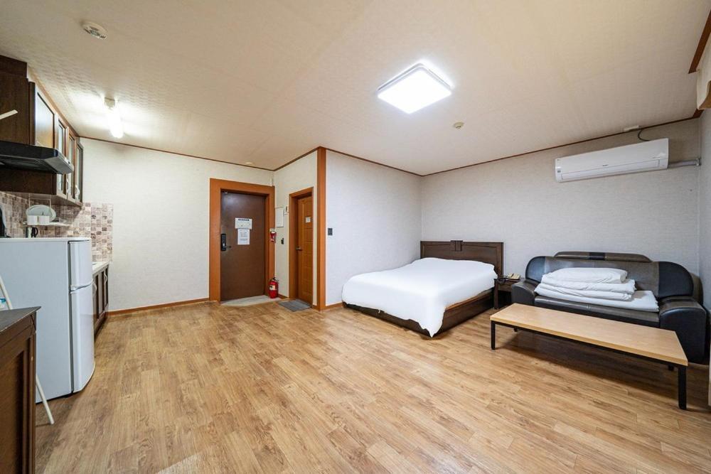 Oceanview Resortel Boryeong Exterior photo