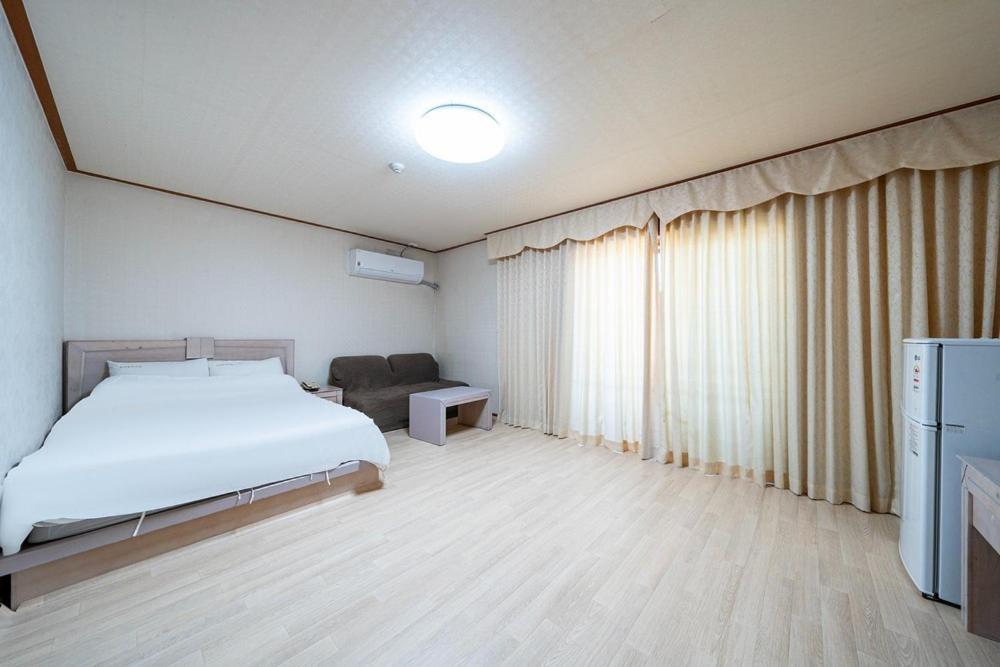 Oceanview Resortel Boryeong Exterior photo