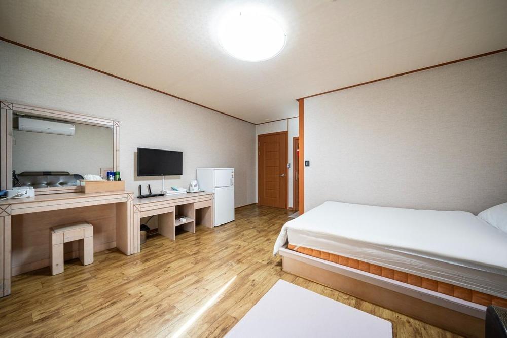 Oceanview Resortel Boryeong Exterior photo
