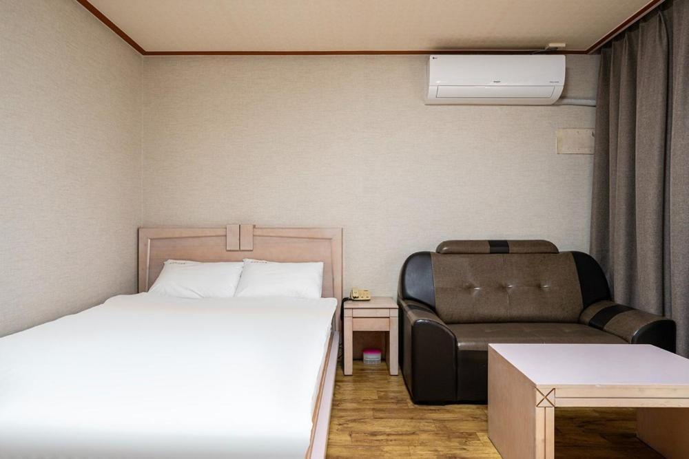 Oceanview Resortel Boryeong Exterior photo