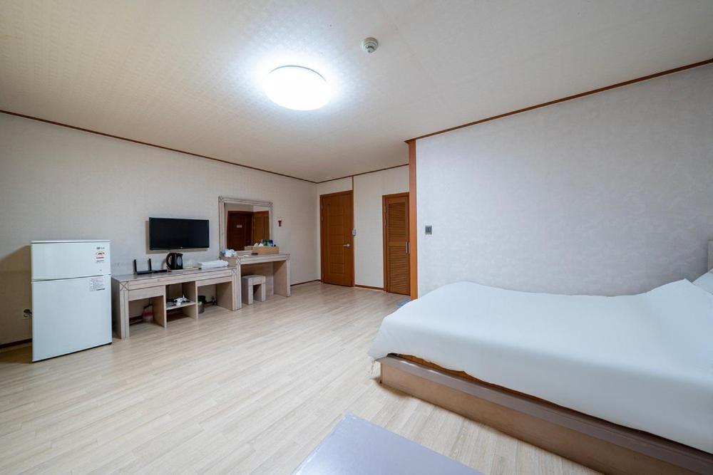 Oceanview Resortel Boryeong Exterior photo