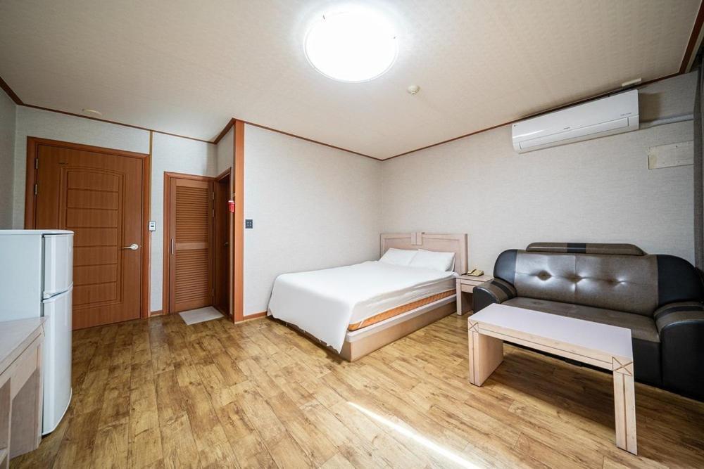 Oceanview Resortel Boryeong Exterior photo